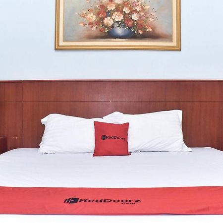 Hotel Reddoorz Near Kampung Warna Warni Malang Esterno foto